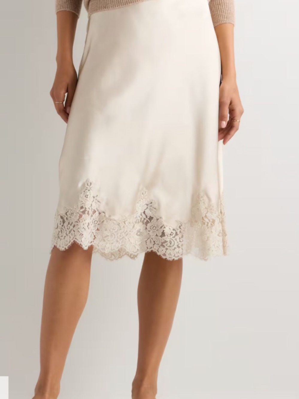 QUINCE SILK LACE SKIRT NWT    XS 
Cream Lace-Hem Satin Midi Skirt, washable. - Picture 3 of 8